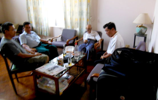 Conversation in Burmese